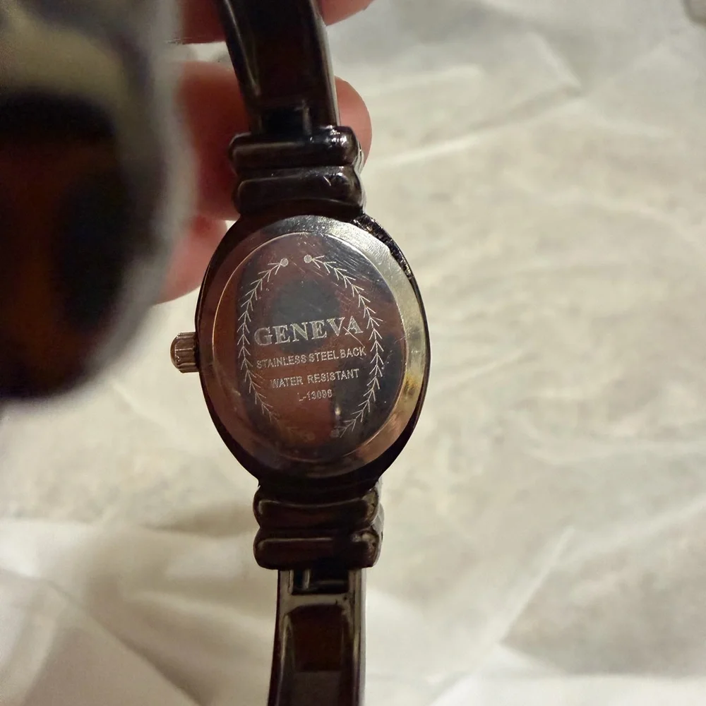 Geneva Black Oval Smartwatch blackish gray‎ works water resistant